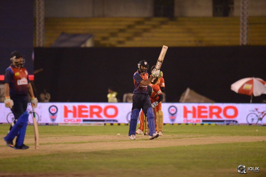 CCL-5-Telugu-Warriors-vs-Bengal-Tigers-Match-Photos